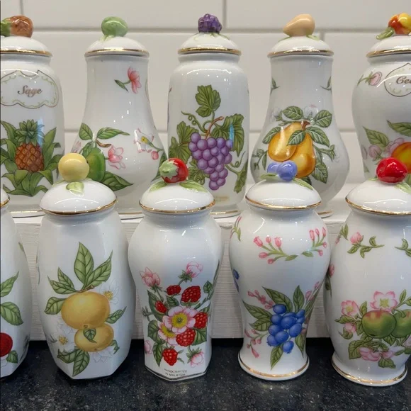 Lenox Orchard Spice Jars: set of 17 (1994) - Picture 6 of 9